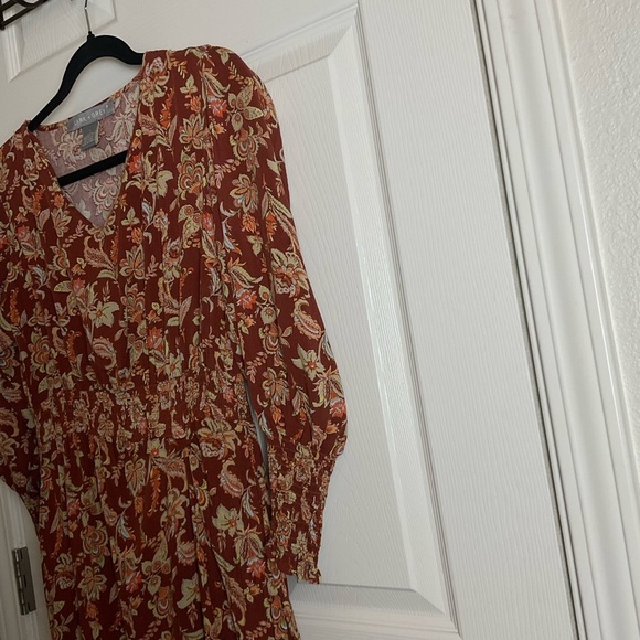 Lark + Grey women’s Floral V-Neck Dress size large - Picture 3 of 9